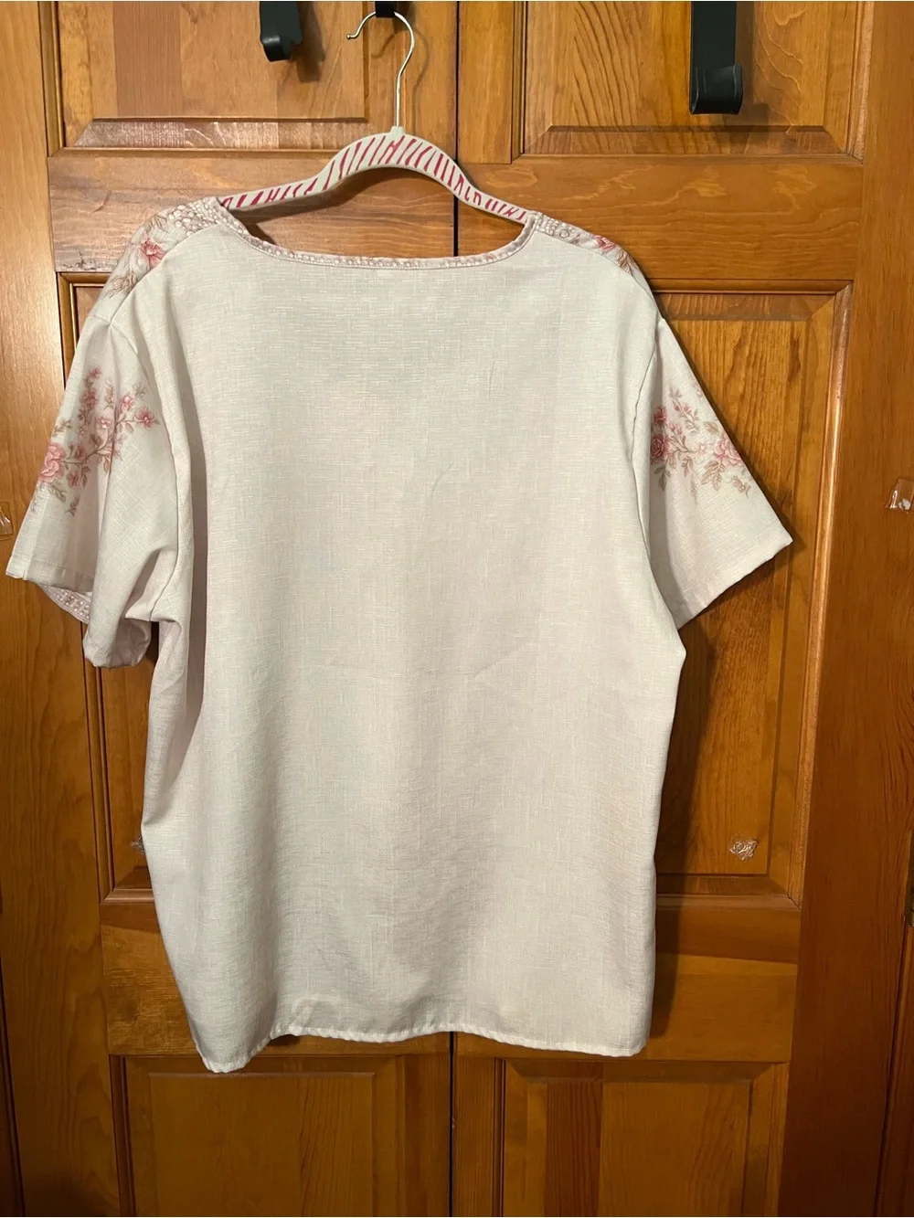 The Unbranded Brand cream neck